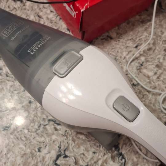 <br><audio controls src='/audio/vacuum.mp3'></audio><br>Sound of turning on a mini vaccum cleaner.