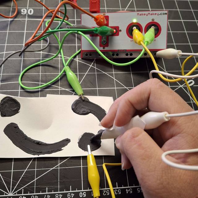 I didn't expect this to work, but it to my surprise the pen worked as intended. After running into a lot of issues this felt like an accomplishment, and inspired me to experiment with it further.